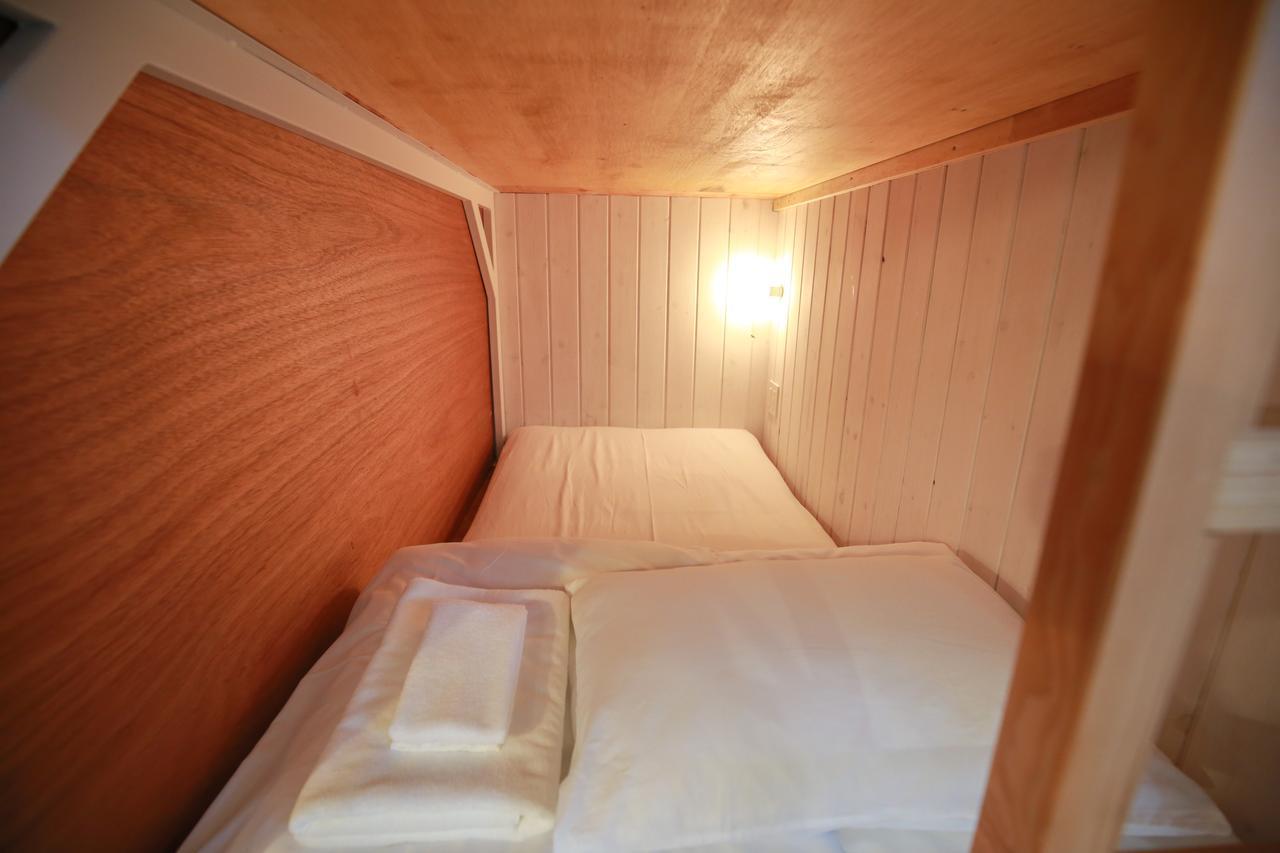 Tinys Yokohama Hinodecho Hostel Ngoại thất bức ảnh